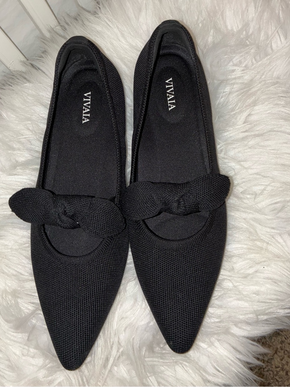 Like New Vivaia Pointed-Toe Bow Flats (Addriane) Sz 9 (40) - Picture 2 of 5